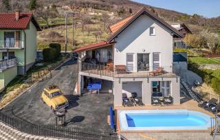 Beautiful Home In Jastrebarsko - Jastrebarsko - 0