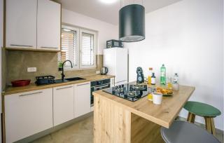 Beautiful Home In Jastrebarsko - Jastrebarsko - 4