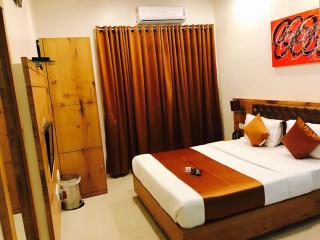 Grandeur By Avion Palace Near T2 International Airport - Mumbai - 1