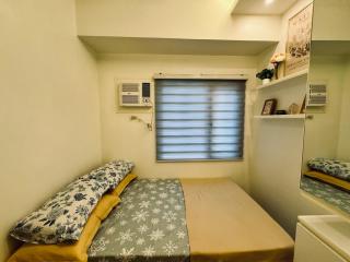 Charming 2 BR with Amenity Views and Free Parking - 5