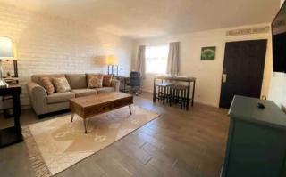 Lovely Condo By Westgate 2BR 1BA Oasis - King & AC - Glendale - 0