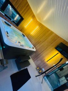 Maison Gite Chez Nounou sauna jacuzzi jardin arboré non clôturé - 9