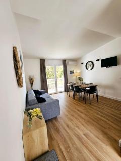 Très bel appartement T3 dans résidence hotellière "Fiori Di Cala Rossa" - Lecci - 8