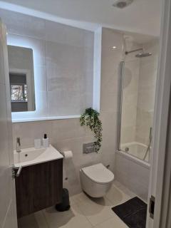 3 bed luxury new house walk to beach shops bars - Southbourne - 1