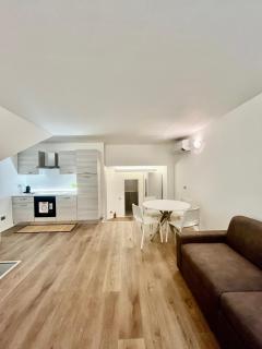 Central Side Apartment - Milan - 9