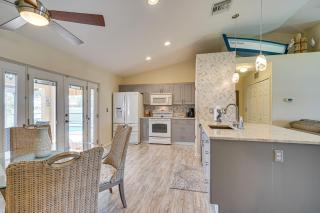 Cape Coral Home w/ Screened Porch: 4 Mi to Beach! - 2