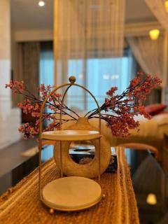 Whiteluxe - 42nd floor river front apartment - New Delhi - 5