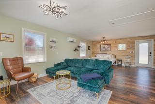 The Carriage House - 1