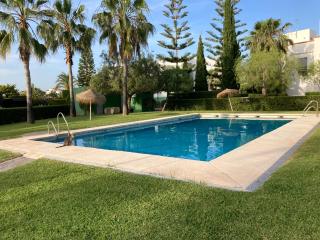 Apartamento con vistas al mar en urbanización en primera linea de playa - 3