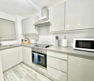 London Gem Apartment in Deptford with parking - 4