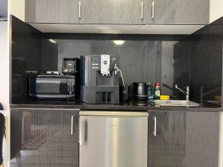 Modern Comfort One Bed Flat in Golders Green - London - 3