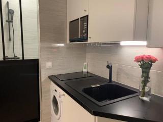 Charming Studio Eiffel Tower - 4