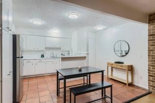 Your 2B Getaway - Sleeps 6 - Pool, Pkg - Walk Dtwn - Austin - 3