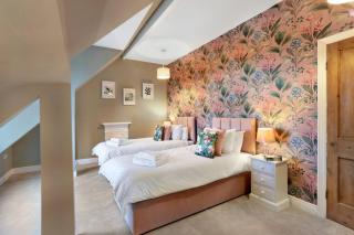 The Olive Suite - 3 bedroom - Free Parking - Harrogate - 8