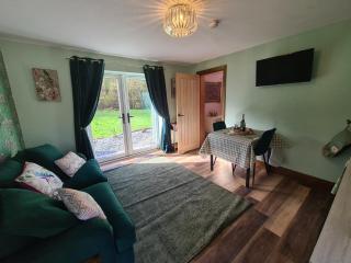 The Nest by Blake view holidays, a peaceful boutique retreat, 3 miles from Ennerdale- small twin or king bed available - Rowrah - 3
