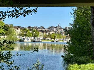 Idéal couples & pro - Proche centre ville et gare - Promenade au bord de la Charente - Parking à proximité - Wifi très haut debit - Équipement premium -Netflix - Angoulême - 1