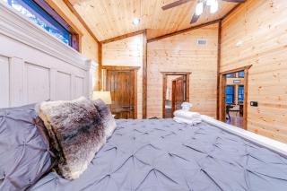 The Luxurious Blue Sky Lodge is EPIC! - Broken Bow - 9