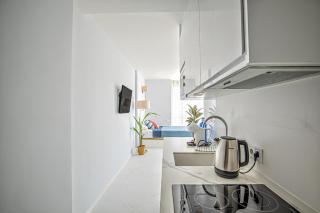 Elegant studio with pool and seaview - 7