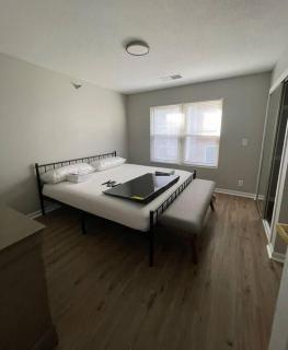Aksarben Gem- WFH corner desk & minutes from I-80 - Omaha - 7