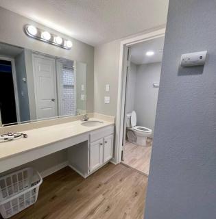Aksarben Gem- WFH corner desk & minutes from I-80 - Omaha - 5