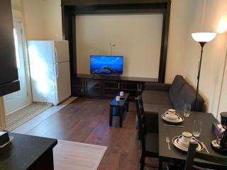 Private cozy suite near Dyke and Fisherman's Wharf - 6