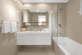 'Eclipse' A Poolside Family Escape in the CBD - 3