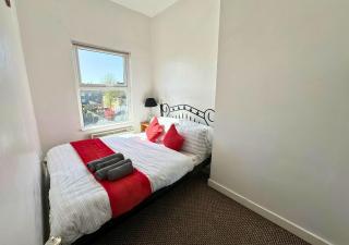 Relaxing Getaway For Families With Free Parking - Liverpool - 7