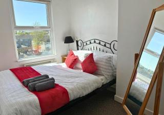 Relaxing Getaway For Families With Free Parking - Liverpool - 2
