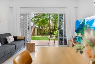 'Bayside Escape' A Short Stroll from the Esplanade - Cairns North - 7