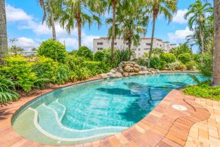 'Bayside Escape' A Short Stroll from the Esplanade - Cairns North - 0