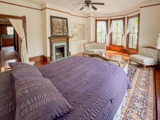 Cozy Victorian Apartment Downtown Sleeps 5 - Gainesville - 4