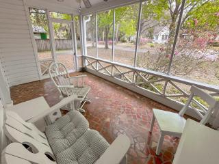 Adorable 1920s home near UF stadium sleeps 10 - Gainesville - 6