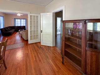 Adorable 1920s home near UF stadium sleeps 10 - Gainesville - 7