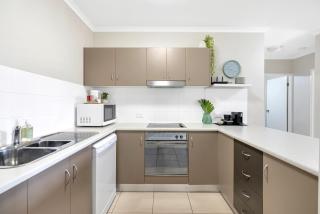 The Edge - Just Steps To Cairns Esplanade Frontage - 8