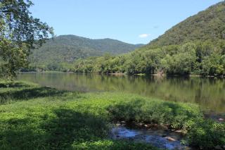 Riverfront Property in NRG National Park near Sandstone Falls- Wi-Fi, Pet-Friendly - Hinton - 9