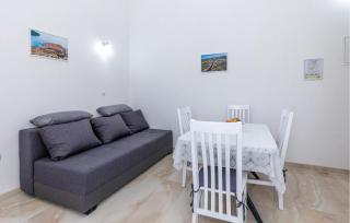 Amazing Apartment In Komarna With Wifi - 8