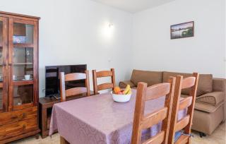 Stunning Apartment In Komarna With Wifi - Komarna - 7
