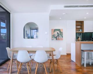 Regatta Hideaway - A Breezy Balcony Residence - Brisbane - 4