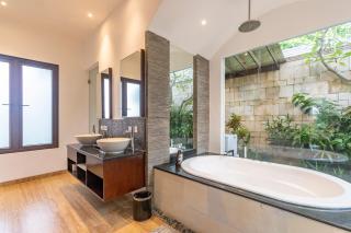 Moonlight and Sunshine Villa - 2