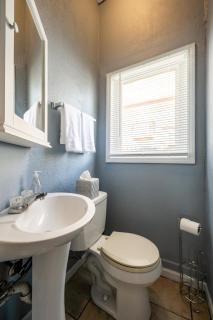 Affordable, Quaint Retreat! 5 Mins to Downtown - Indianápolis - 1