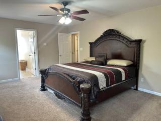 Grand Lux Getaway - Lexington - 2