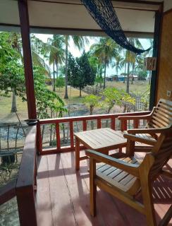 Whynot Bar and Bungalows #01 - Pawenang - 7