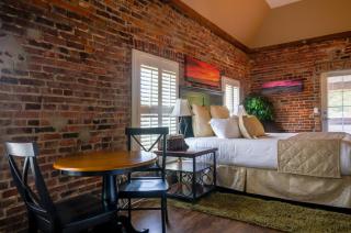 Grass Valley Courtyard Suites - 4