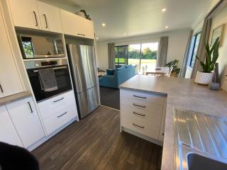 Soul Sanctuary, with outdoor bath - Raglan - 5