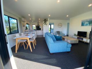 Soul Sanctuary, with outdoor bath - Raglan - 8