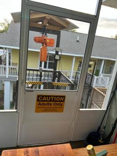 Bay Breeze Bliss-Hot Tub, Bar and Canal 5mi to Beach - Shoreline Park - 5