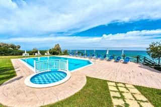 Loukas Apartments On The Waves - Tragaki - 9