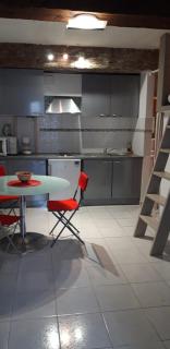 Studio RDC centre ville, plage imminente - 0