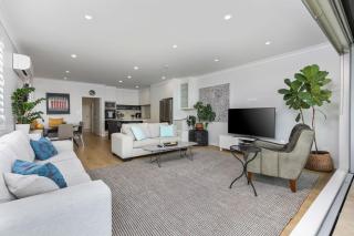 Ocean View Spacious 5BR Retreat for Families - Auckland - 1