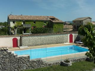 Gîtes la FENIERE, 105 m2, 3 ch, charme, calme et nature, piscine chauffée, sud Ardèche - Joyeuse - 0
